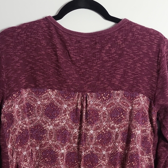 MAX JEANS Maroon Tunic Top with Side Slits and Patterned Back Size Small - Picture 14 of 16